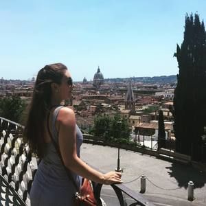 Meet your Posher, Emily